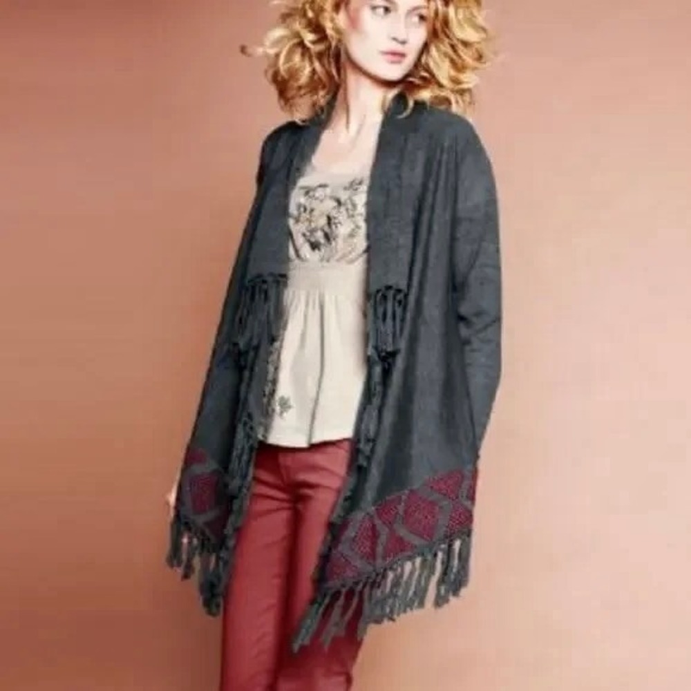 GARNET HILL Gray Wool Fringed Cardigan Sweater Ruana Embroidered Fringe Medium
